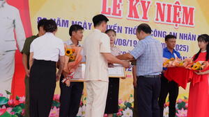 Lễ kỷ niệm 80 năm Ngày truyền thống Công an nhân dân Việt Nam (19/8/1945 - 19/8/2025) tại phường Hoài Nhơn Tây