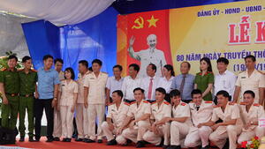 Lễ kỷ niệm 80 năm Ngày truyền thống Công an nhân dân Việt Nam (19/8/1945 - 19/8/2025) tại phường Hoài Nhơn Tây