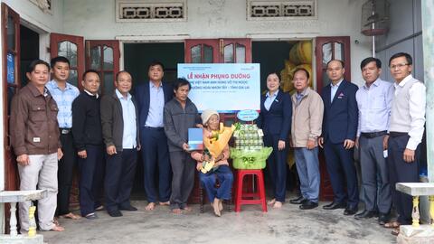 Ngân hàng TMCP Công thương Việt Nam- Chi nhánh KCN Phú Tài nhận phụng dưỡng Mẹ VNAH Võ Thị Ngọc, sinh năm 1928 tổ dân phố Cự Tài 1